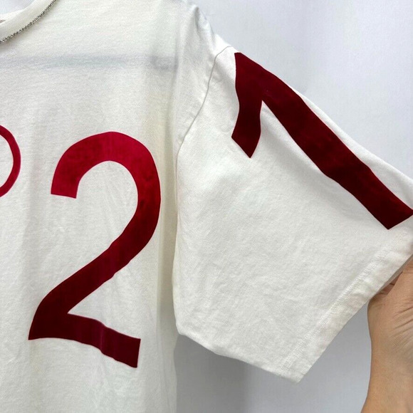 No. 21 Embellished T Shirt Ivory Red Velvet Logo Size 4 Rhinestone Glam Preppy - Picture 5 of 11